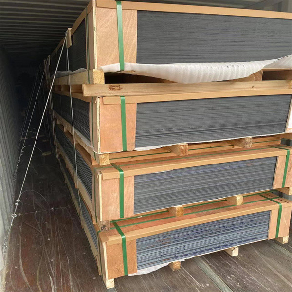 1500mm Width Mirror Aluminum Composite Panel 4mm Panel Thickness 0.4mm Aluminum Thickness