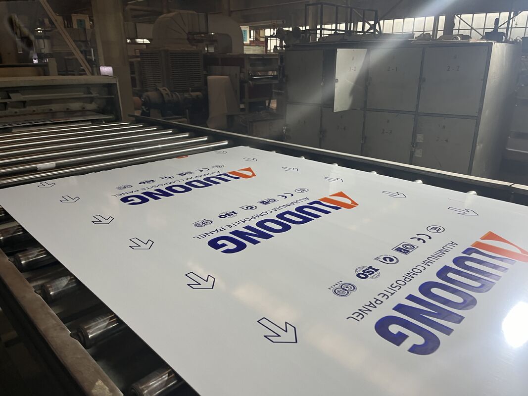 FR A2 Class PVDF Coated Fireproof ALUDONG Aluminum Composite Panel 4mm Thickness for Buildings