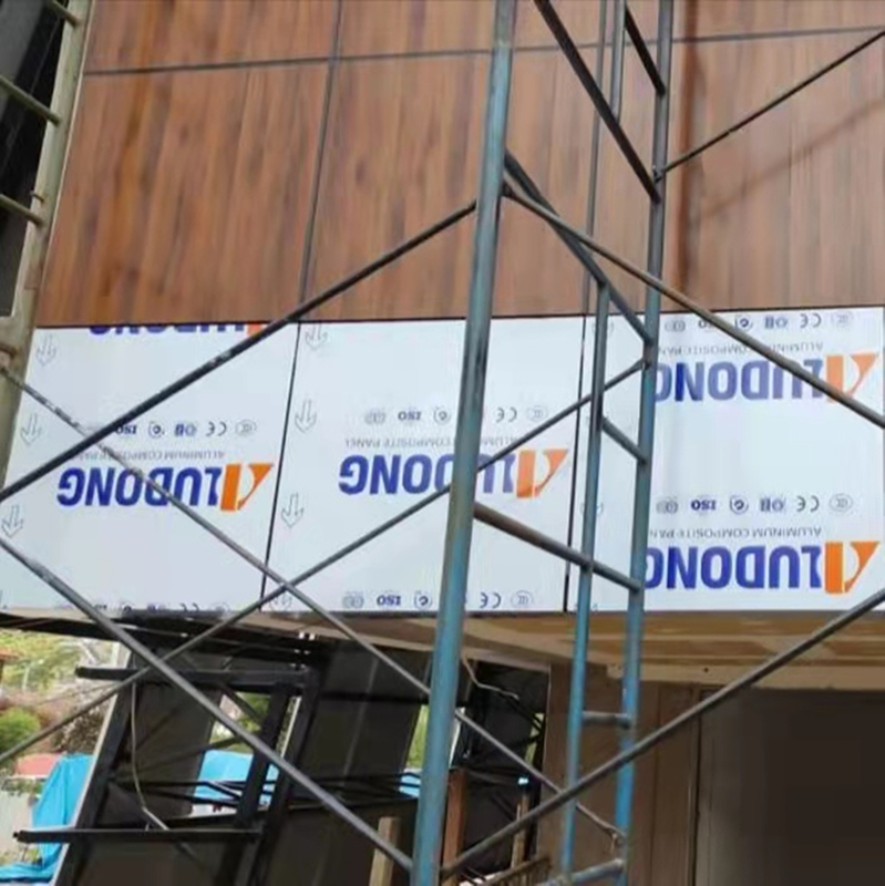Peeling Strength More Than 7N/mm PVDF Aluminum Composite Panel Fireproof Grade B1/A2